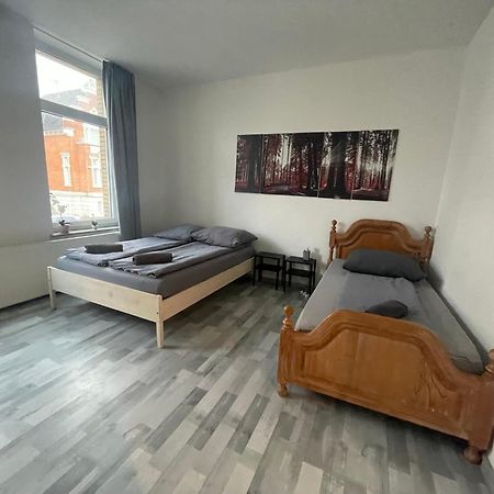 Ferienwohnung Schönes einfaches zentrales Zimmer in Oldenburg Exterior foto