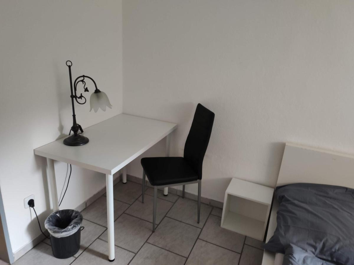 Ferienwohnung Schönes einfaches zentrales Zimmer in Oldenburg Exterior foto