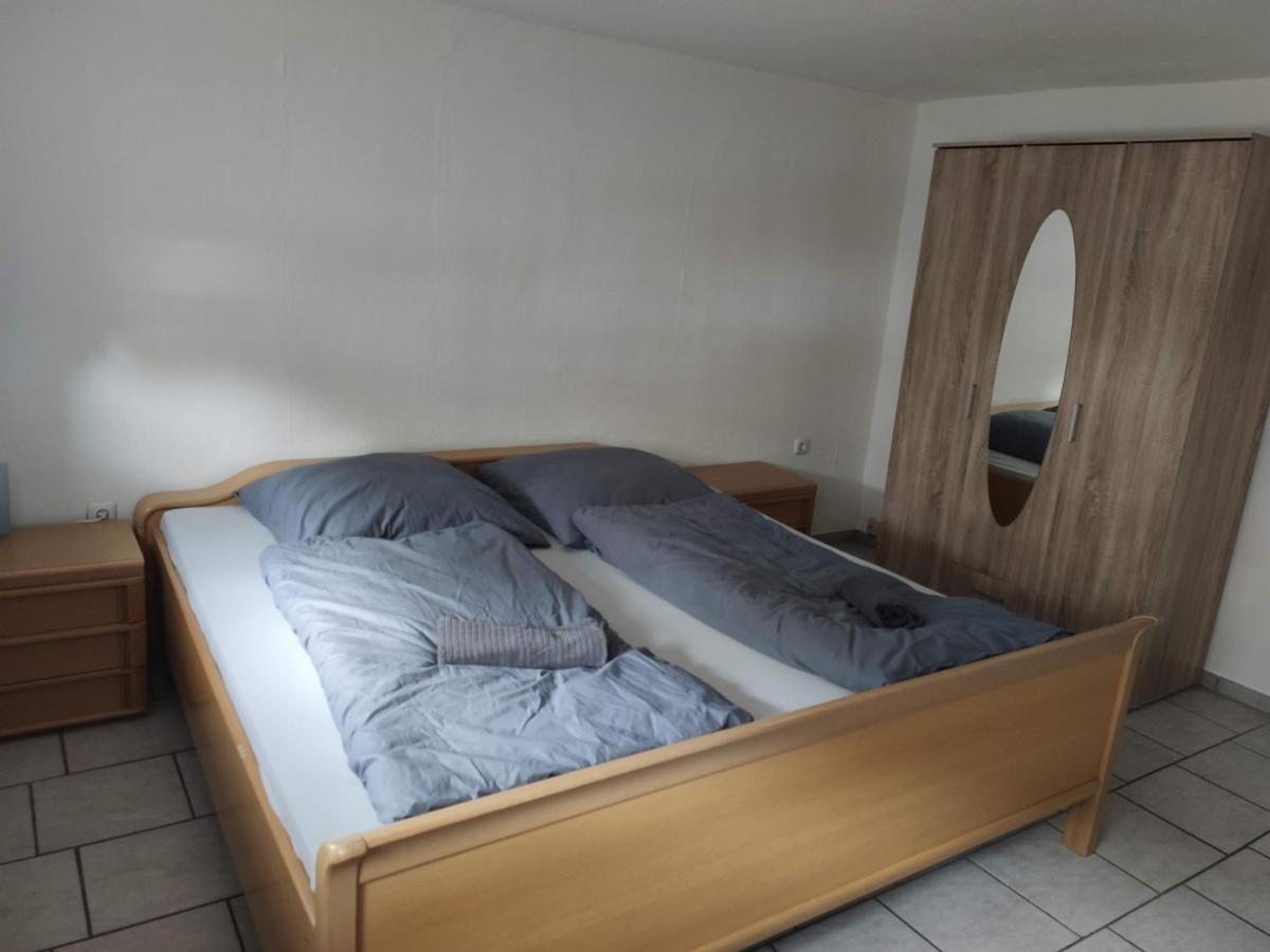 Ferienwohnung Schönes einfaches zentrales Zimmer in Oldenburg Exterior foto